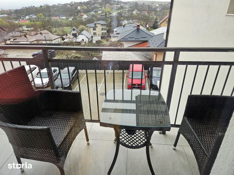 Apartament cu 3 camere decomandat în Ipotești