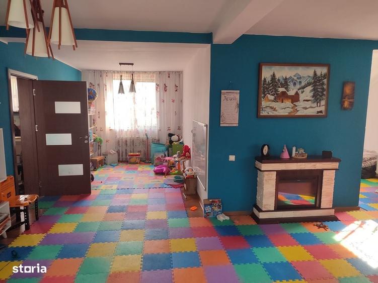 Casă cu 4 camere în Central