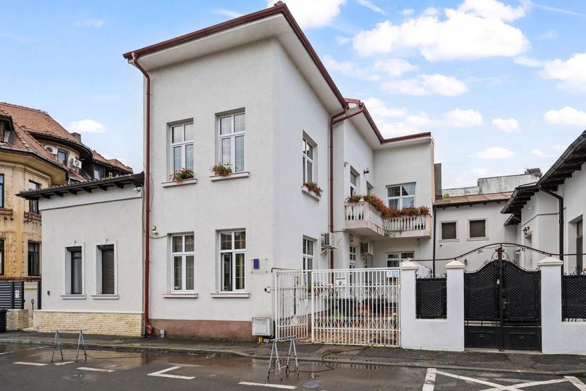 Casă individuală cu 6 camere cu Canalizare în Unirii