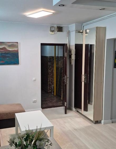 Apartament cu 3 camere decomandat în Rahova