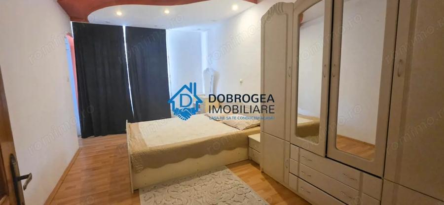 Casă cu 5 camere cu Teren 384 Mp în Păcii