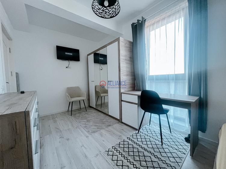 Apartament cu 3 camere decomandat în Palazu Mare