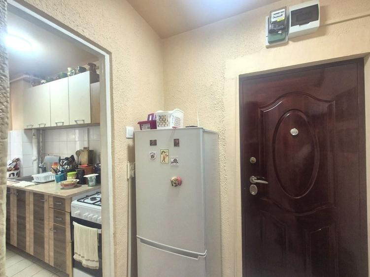 Apartament cu 2 camere semidecomandat în Vlahuță
