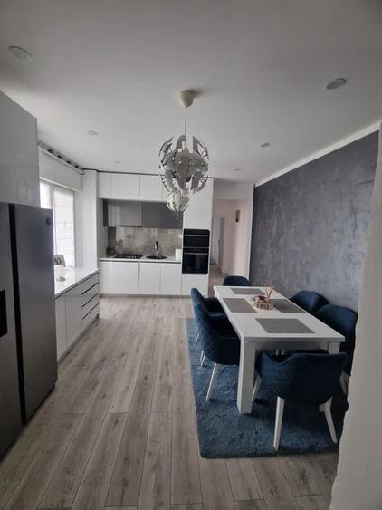 Apartament cu 3 camere semidecomandat, mobilat în Florești — fotografia 2