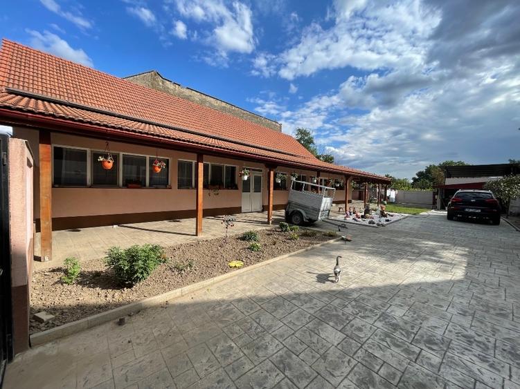 Casă individuală cu 4 camere cu Teren 1798 Mp în Iecea Mare