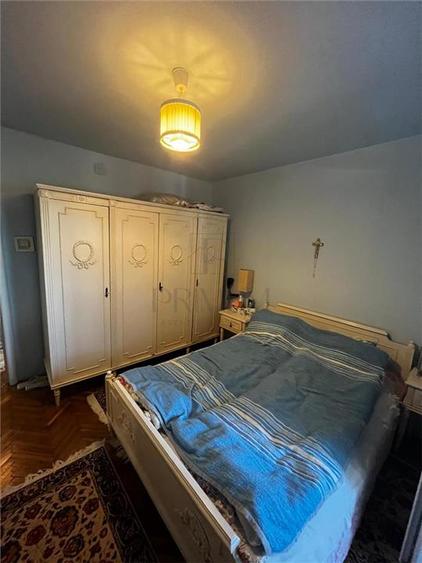Apartament cu 4 camere decomandat în Lipovei