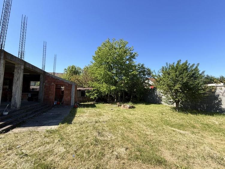 Casă cu 4 camere cu Teren 748 Mp în Dumbrăvița