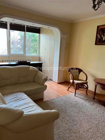 Apartament 2 camere zona Podu Ros etajul 2