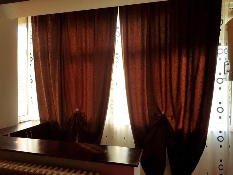 Apartament cu 3 camere semidecomandat în Albești