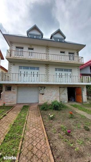 Casă cu 4 camere cu Teren 986 Mp în Copou