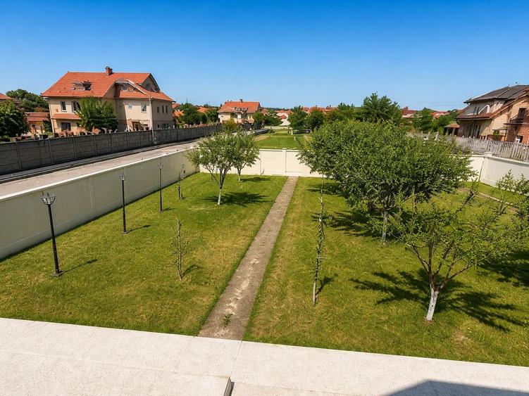 Casă individuală cu 7 camere cu Canalizare în Sânmartin