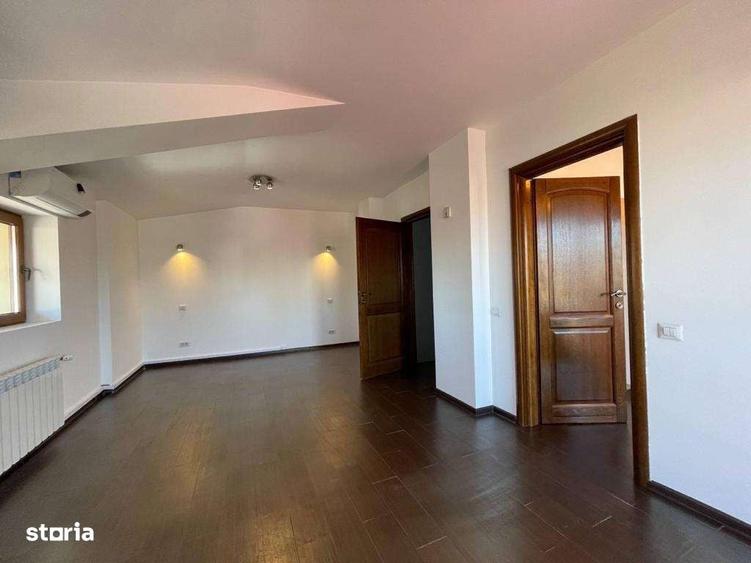 Casă cu 4 camere cu Teren 77 Mp în Drumul Sării