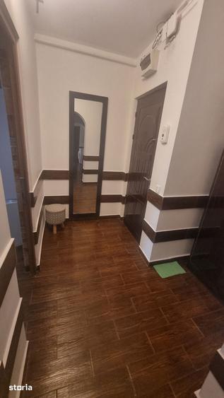 Apartament cu 2 camere semidecomandat în Tomis II