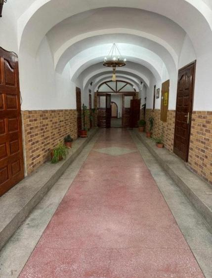 Spațiu comercial, de 1,300 mp, în Siret