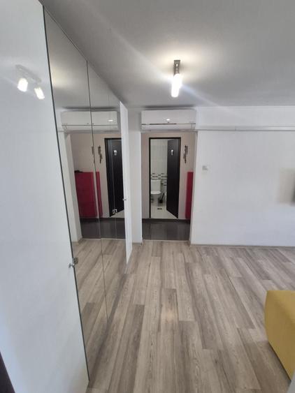 Apartament cu 2 camere semidecomandat, mobilat în Barbu Văcărescu