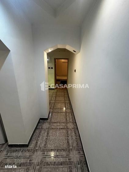 Apartament cu 3 camere decomandat în Albești