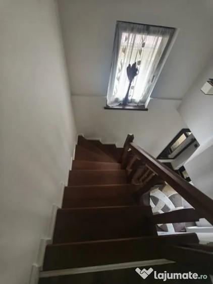 Casă cu 4 camere cu Teren 2600 Mp în Horodnic
