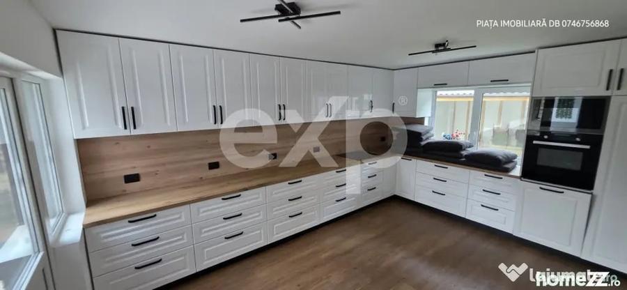 Casă cu 7 camere cu Teren 415 Mp în Central