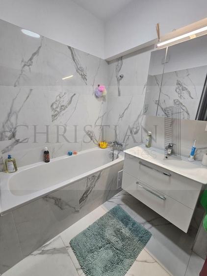 Apartament cu 3 camere decomandat, mobilat în Lujerului