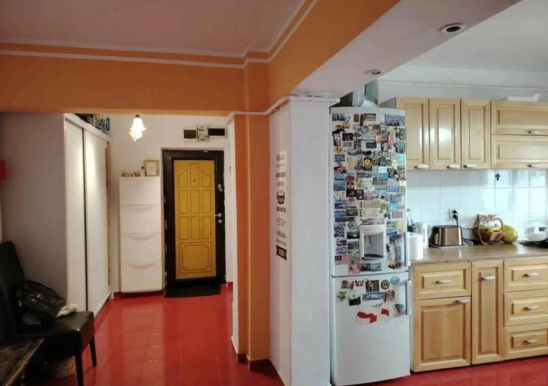 Apartament cu 3 camere decomandat în Dacia