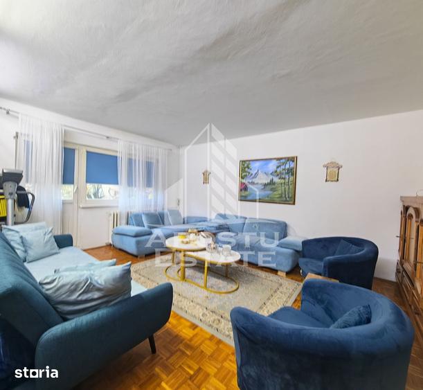 Apartament cu 4 camere decomandat în Elisabetin