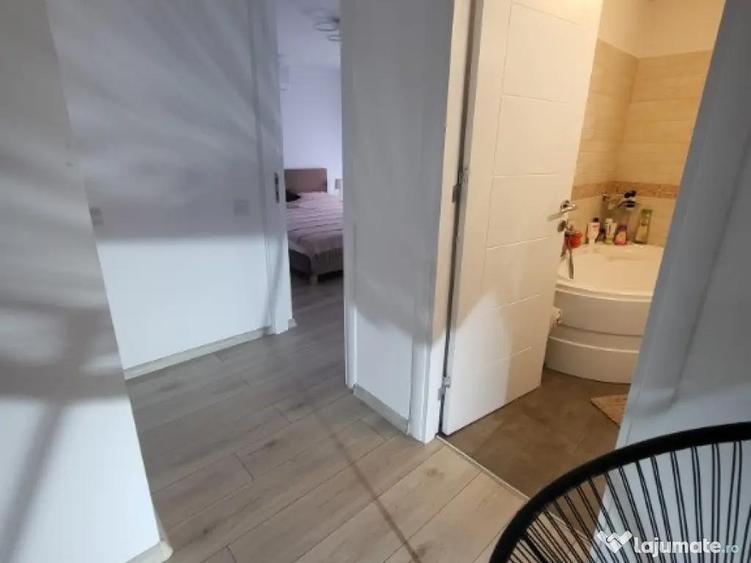 Casă cu 3 camere cu Teren 100 Mp în Central