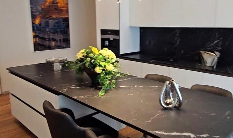 Apartament cu 5 camere în Nordului