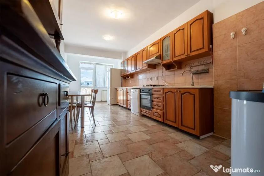 Apartament cu 4 camere decomandat în Dorobanți