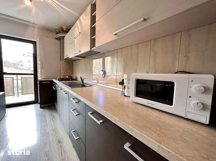 Apartament cu 3 camere semidecomandat în Florești
