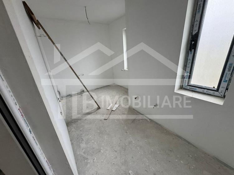 Casă individuală cu 4 camere cu Canalizare în Voiniceni