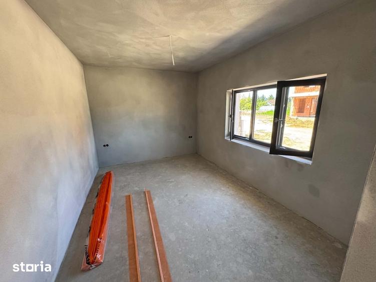 Casă cu 3 camere cu Teren 490 Mp în Bercu Roșu