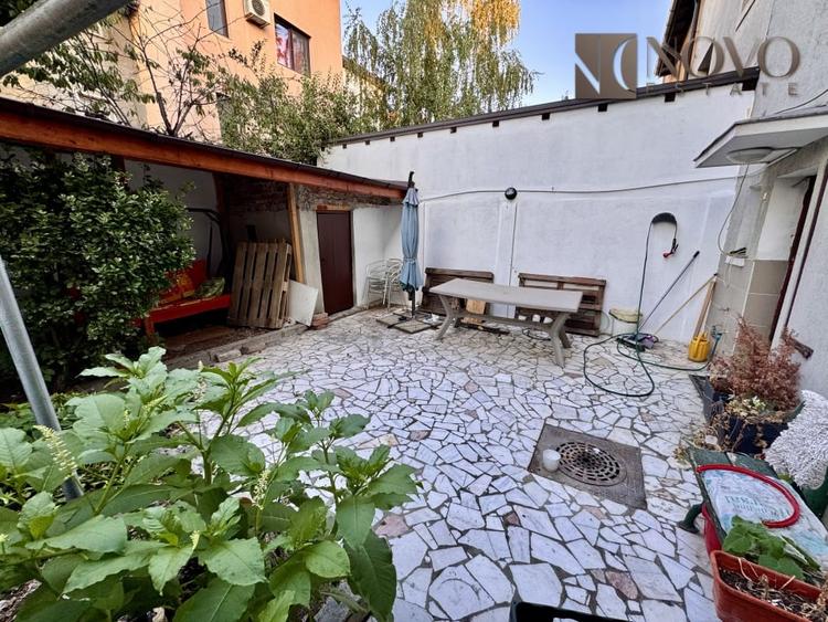 Casă cu 5 camere cu Canalizare în Vatra Luminoasă