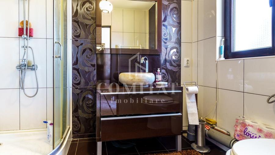 Casă individuală cu 4 camere cu Canalizare în Făget