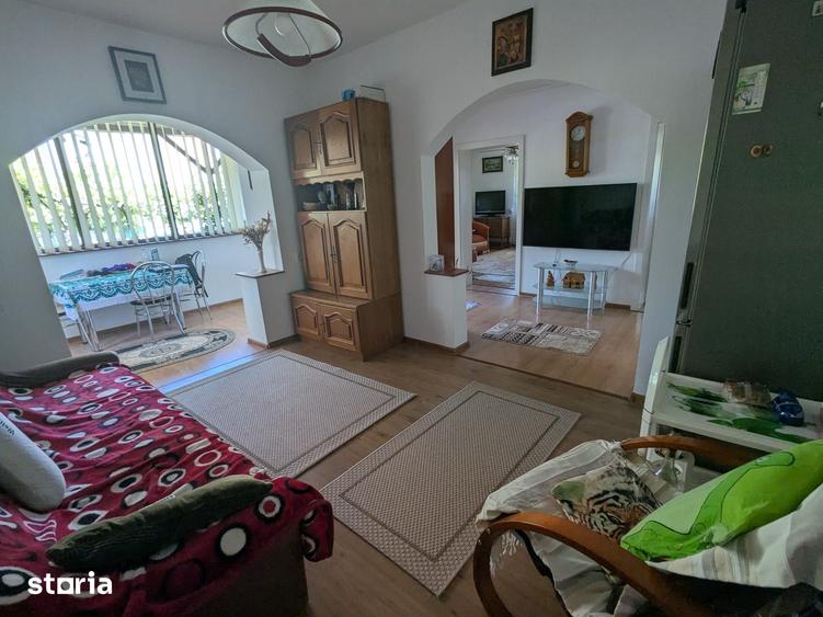 Casă cu 3 camere cu Teren 250 Mp în Central