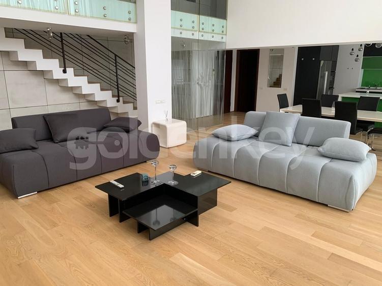 Apartament cu 4 camere semidecomandat, mobilat în Herăstrău