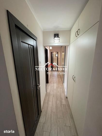 Apartament cu 3 camere în Decebal