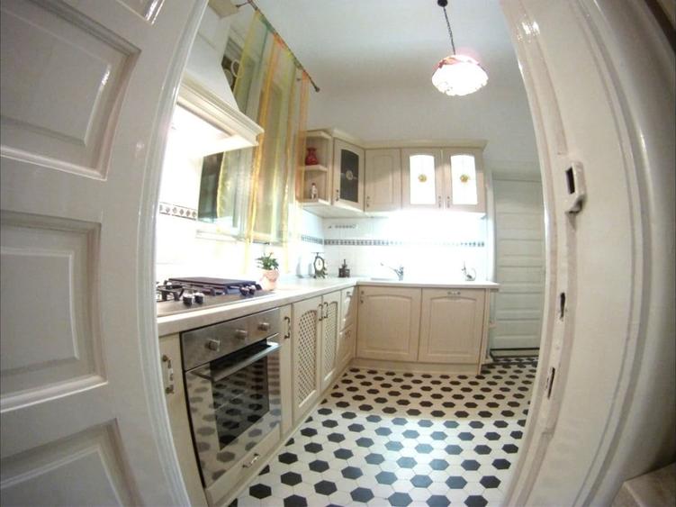 Apartament cu 4 camere în Dorobanți