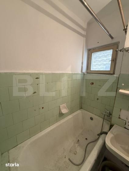 Apartament cu 3 camere decomandat în Micro 16