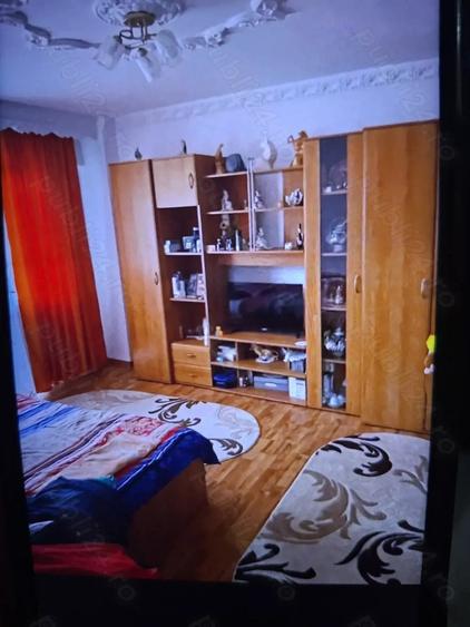 Apartament cu 3 camere decomandat în Ostroveni