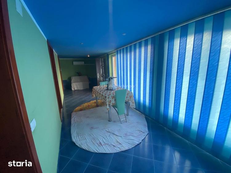 Casă cu 9 camere cu Teren 2892 Mp în Obreja