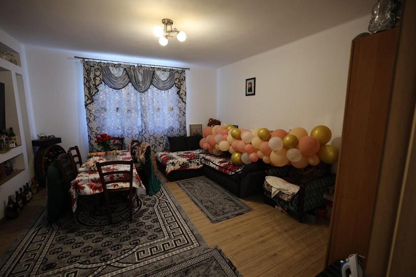 Casă cu 4 camere în Lalașinț