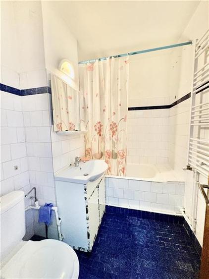 Apartament cu 2 camere decomandat, mobilat în Casa de Cultură
