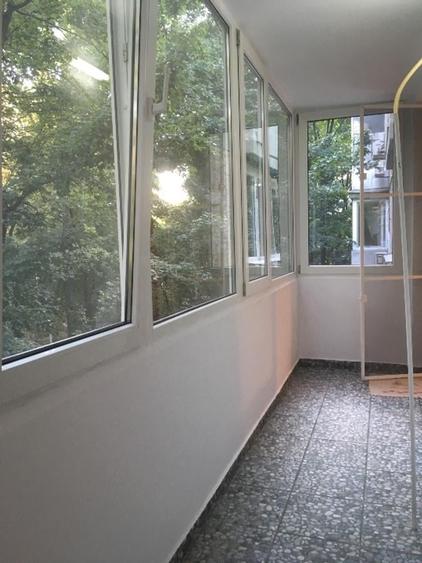 Apartament cu 4 camere semidecomandat, mobilat în Titan