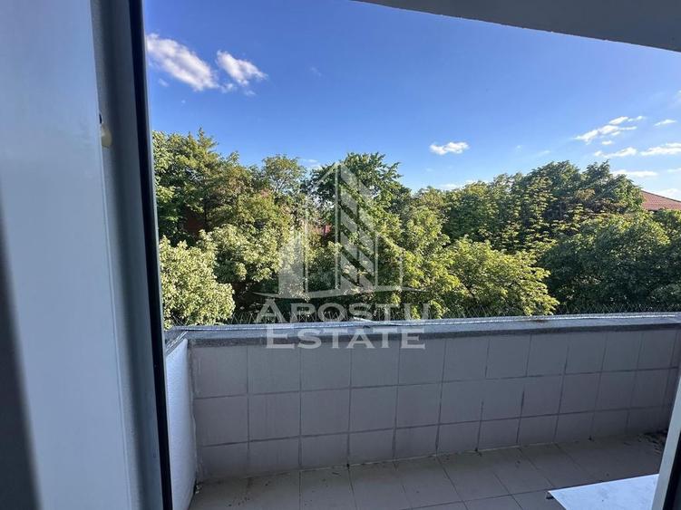 Apartament cu 3 camere decomandat în Tipografilor