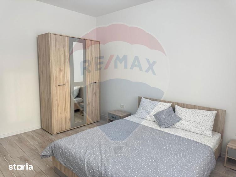 Apartament cu 3 camere decomandat, mobilat în Berceni