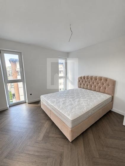 Apartament cu 3 camere semidecomandat, mobilat în Sopor