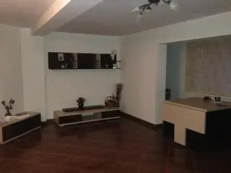 Casă cu 6 camere cu Teren 6200 Mp în Provița de Jos