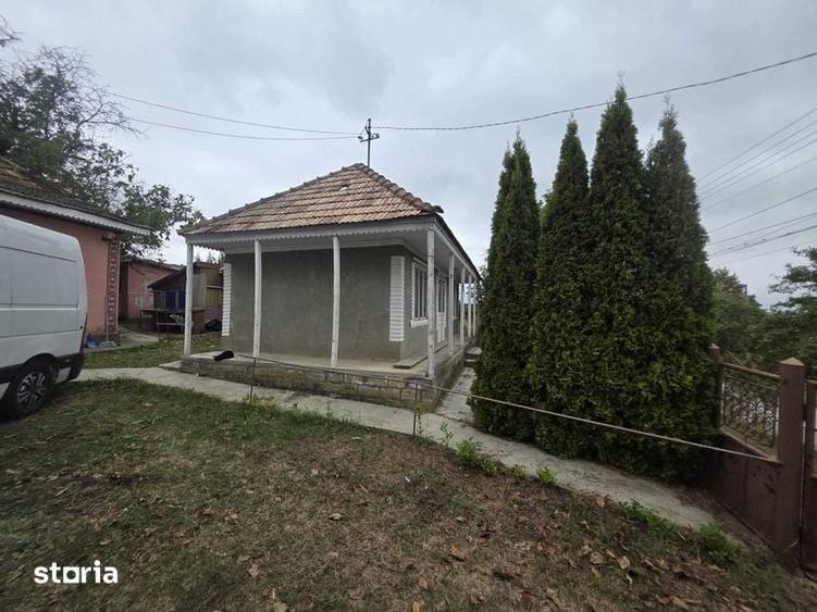 Casă cu 4 camere cu Teren 2400 Mp în Gorban
