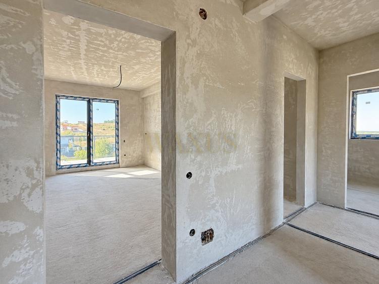 Duplex cu 6 camere cu Canalizare în Chinteni