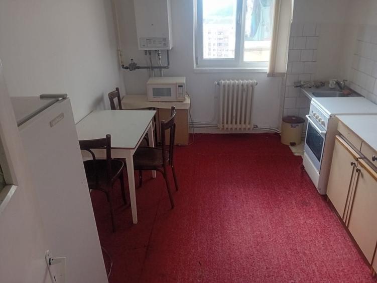 Apartament cu 3 camere decomandat în Calea Romanului